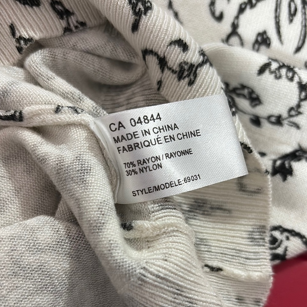 Chic Black and White Patterned Blouse MM337 - Picture 6 of 6